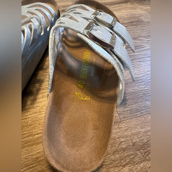 Birkenstock Granada Silver Snakeskin Print Sandals Size 40 Size 9 - Picture 3 of 7